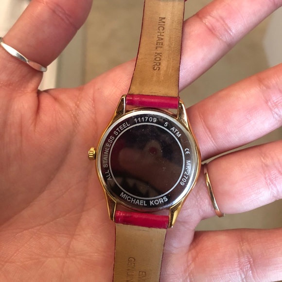 Michael Kors Watch - Picture 3 of 7